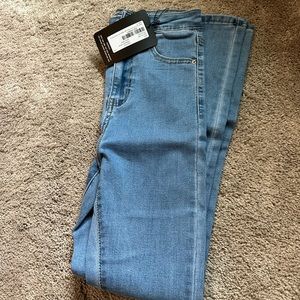 Pretty little thing light wash 5 pocket skinny jeans size 6UK and US2